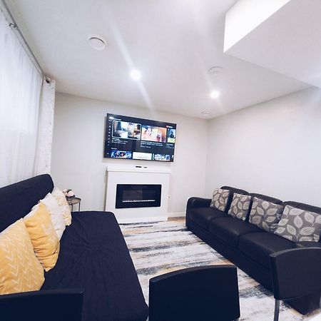 Cozy 2 Bedroom Suite, Queen Beds, Near The Airport Edmonton Esterno foto