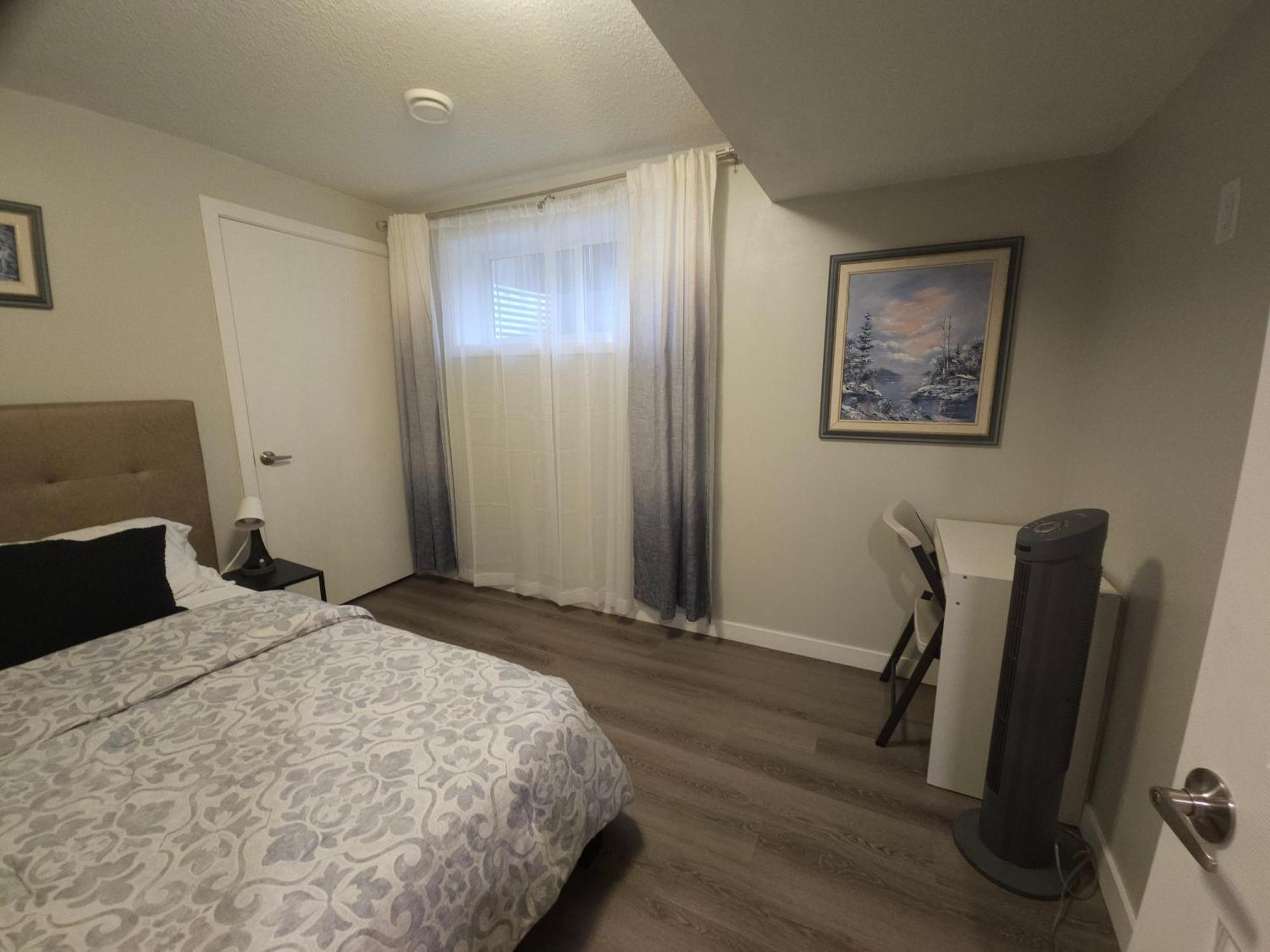 Cozy 2 Bedroom Suite, Queen Beds, Near The Airport Edmonton Esterno foto