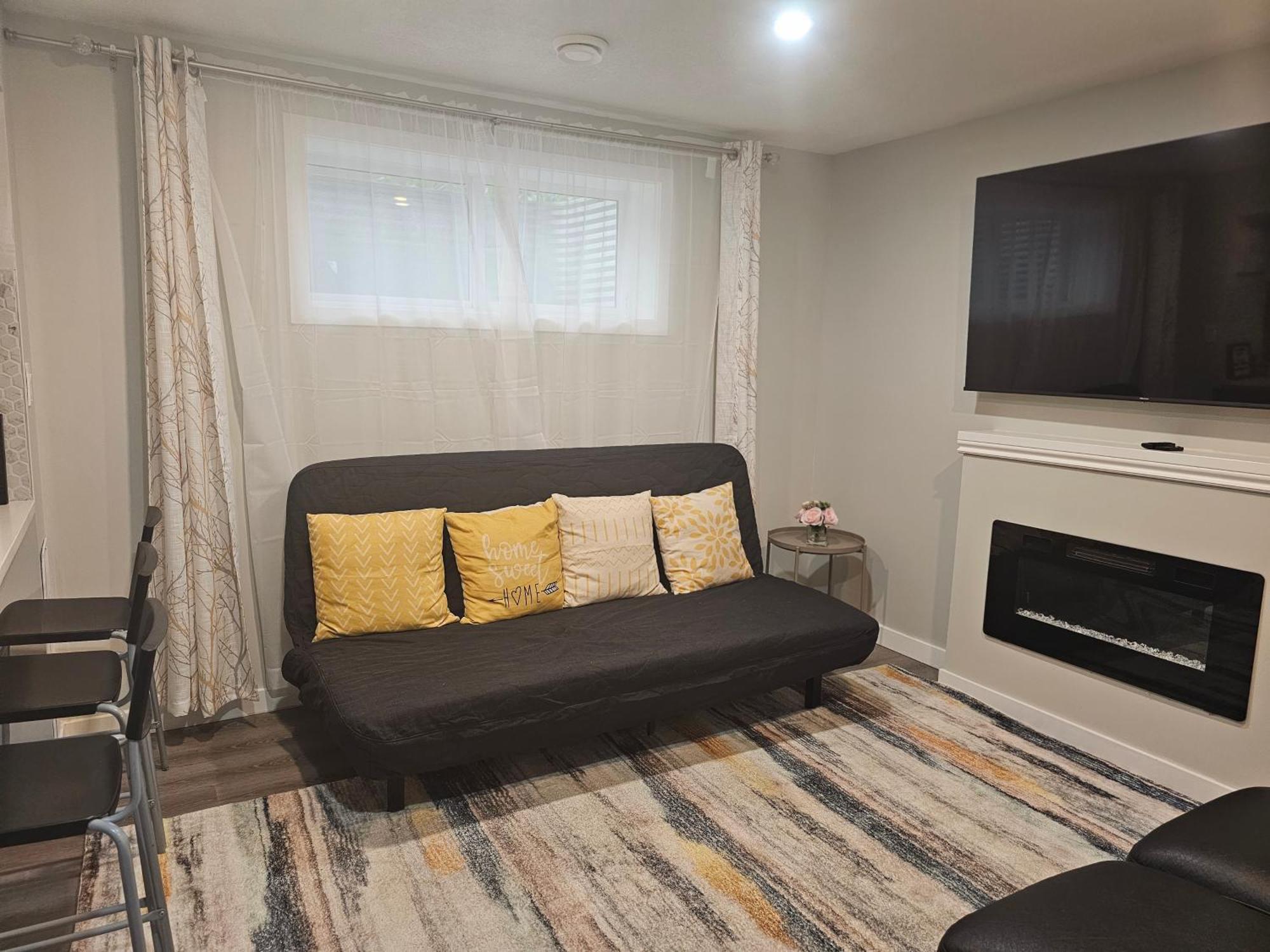 Cozy 2 Bedroom Suite, Queen Beds, Near The Airport Edmonton Esterno foto